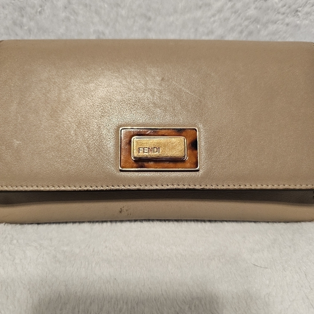 🔥EUC FENDI PEEKABOO WALLET ON CHAIN - Picture 5 of 13